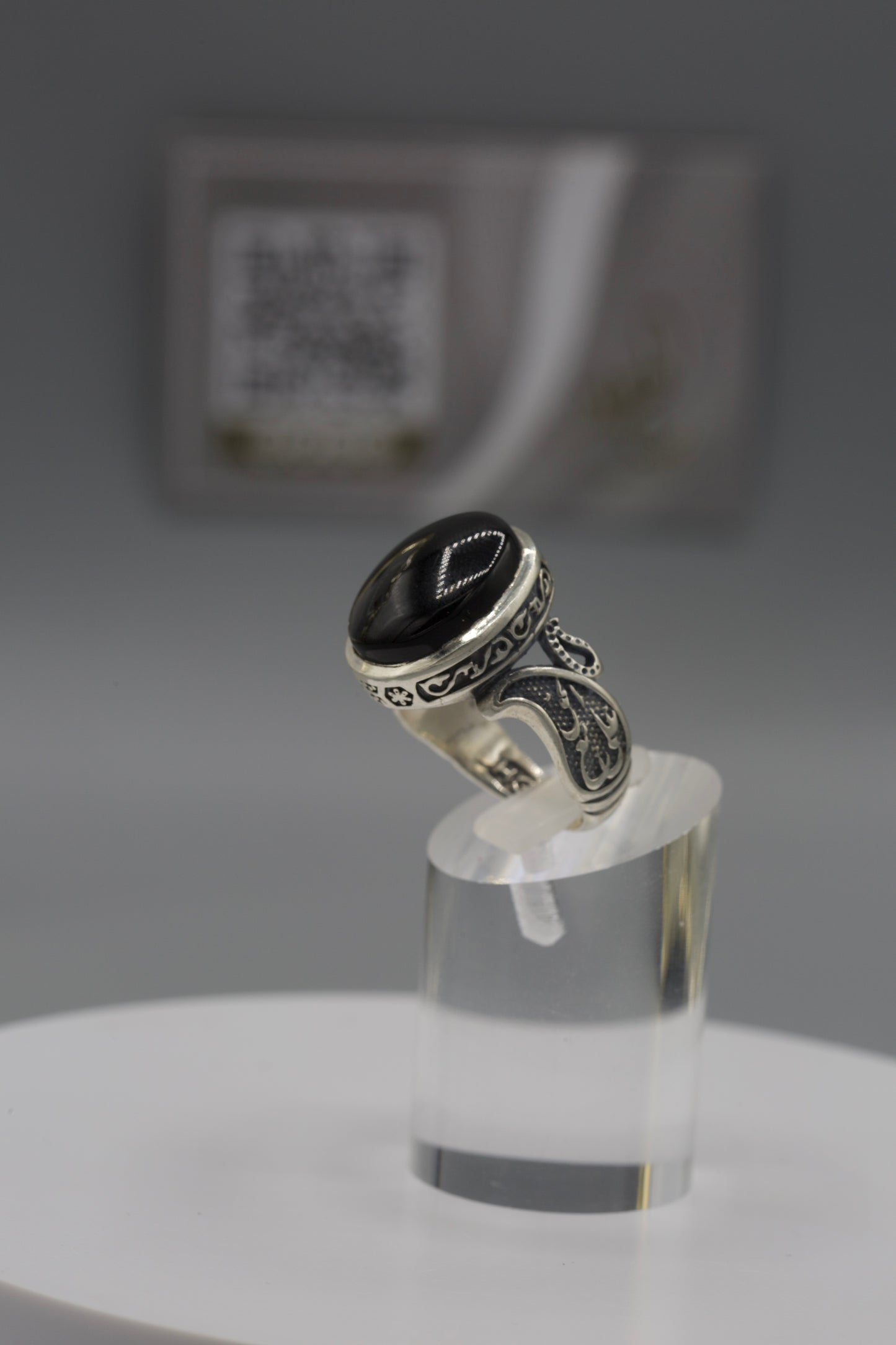 Black Aqeeq engraved silver base