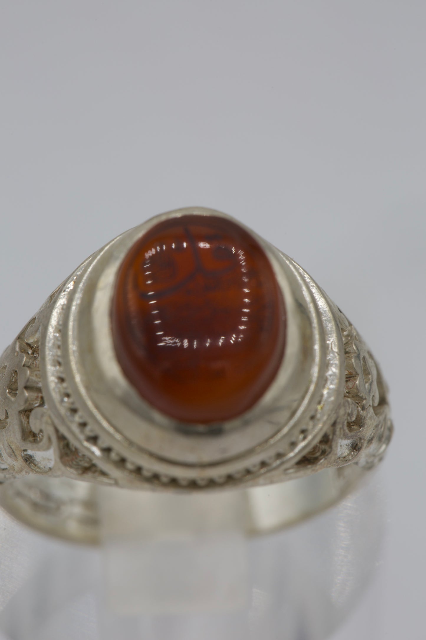 Safavid Base Surah Ikhlaas engraved Yemeni Aqeeq Ring