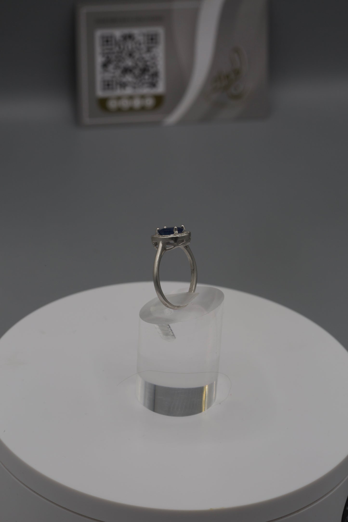 Round Sapphire Ring