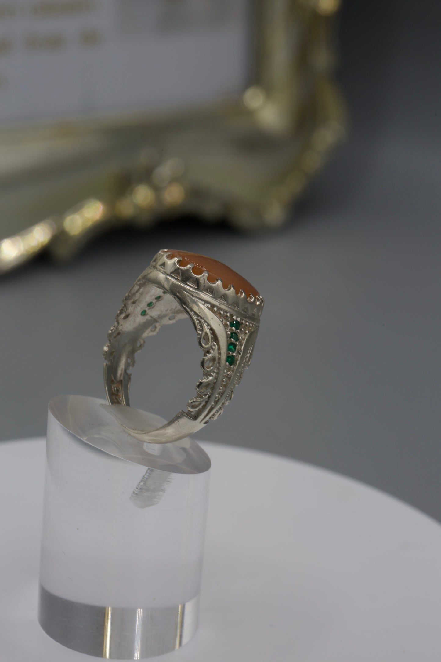 Silver Aqeeq Ring w/ Side gems