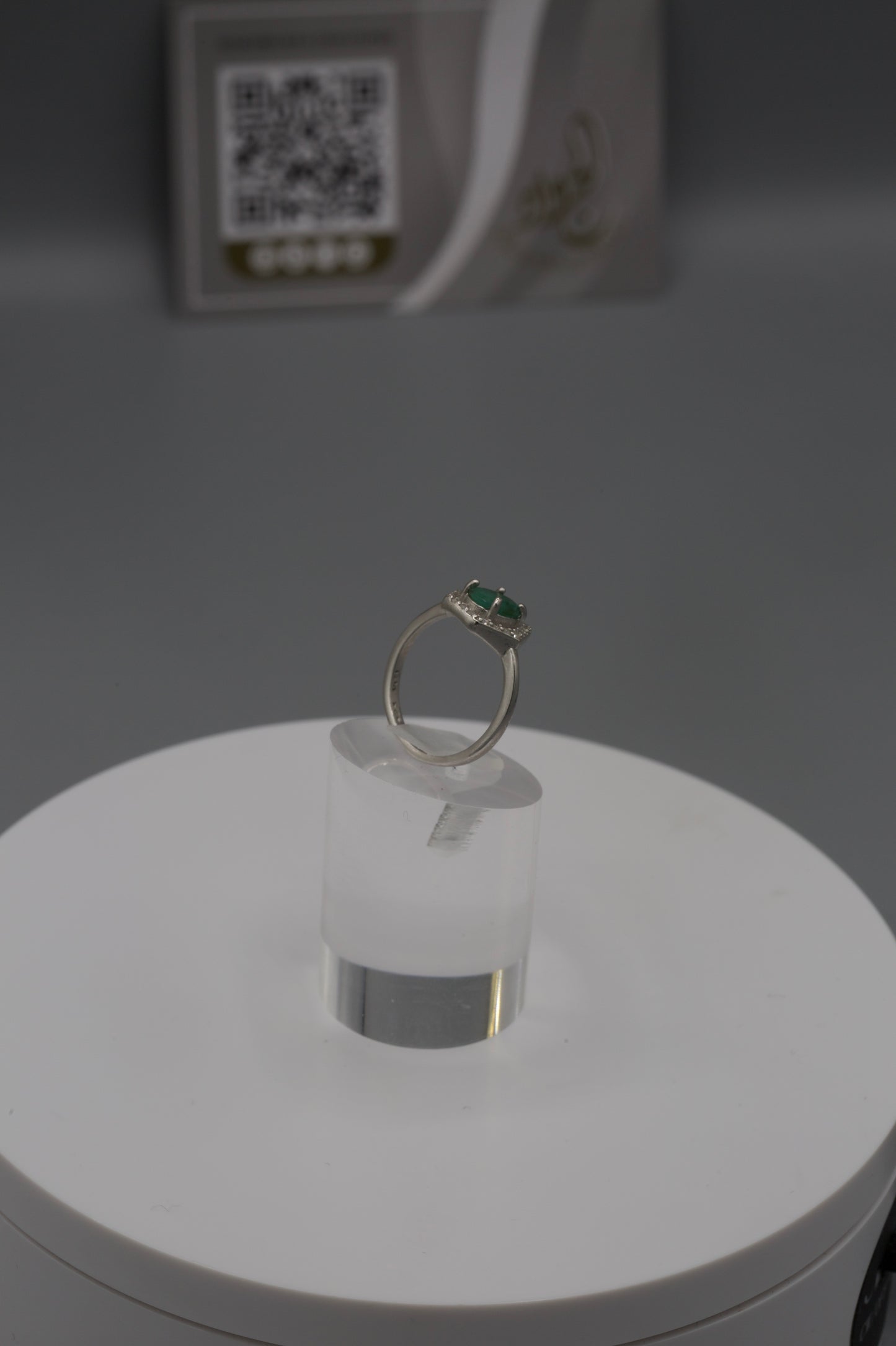 Emerald silver women’s Ring [09]