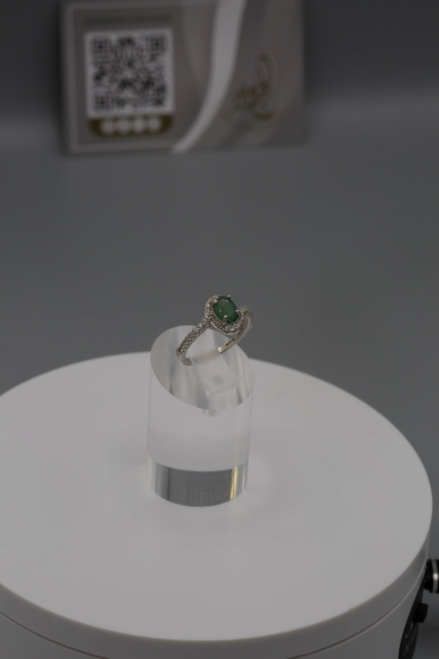 Emerald silver women’s Ring [08]