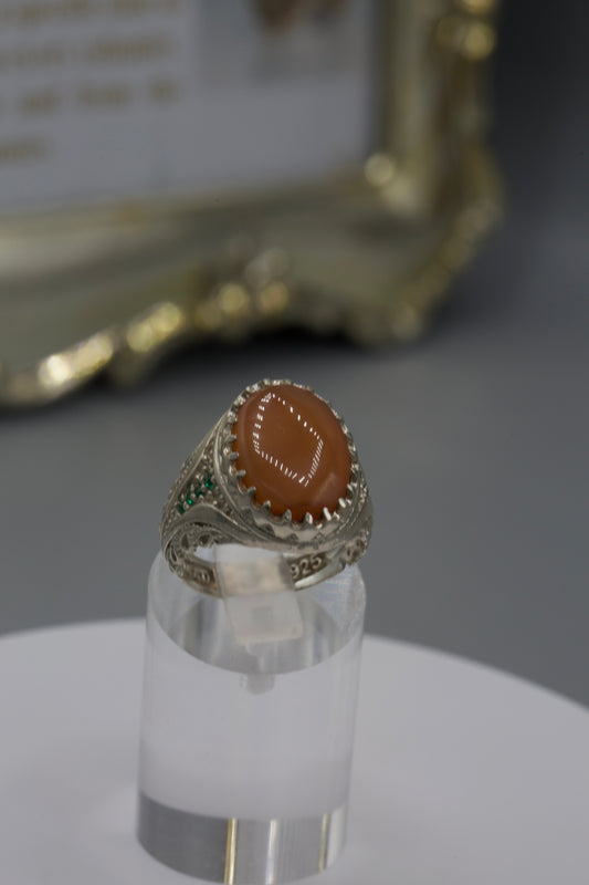 Silver Aqeeq Ring w/ Side gems